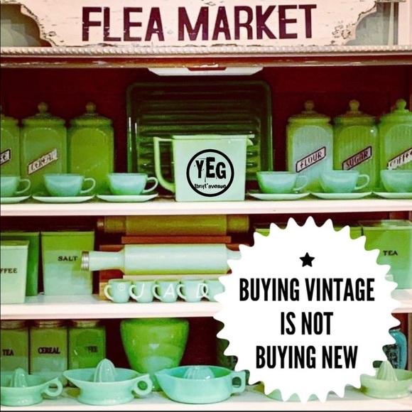 Vintage English Pyrex Round Casserole - Picture 5 of 5